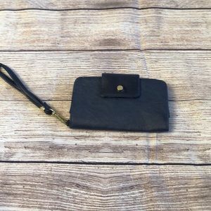 $9 bundle! Navy blue Tutilo wristlet.
